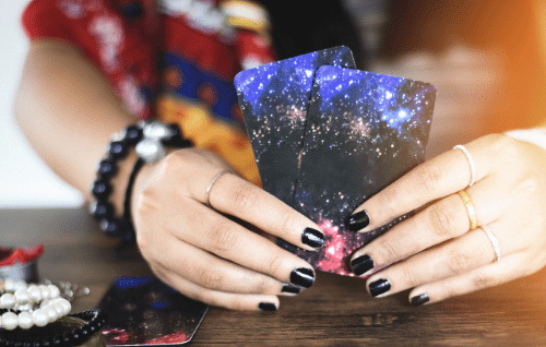 Consultation de voyance en ligne gratuite immédiate Médium disponible pour voyance gratuite en direct par tchat